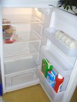 11 Der Kühlschrank nach Plünderung durch uns